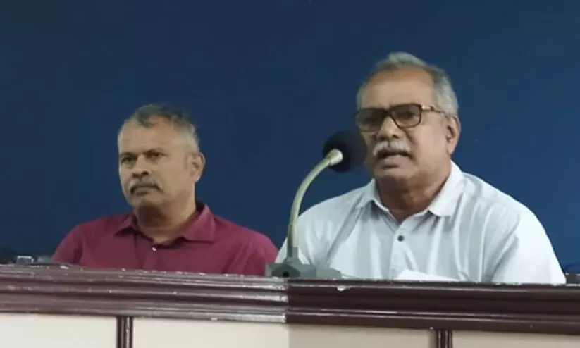 കെ റെയിൽ: തിരുവോണ ദിനത്തിൽ സെക്രട്ടേറിയറ്റിന് മുന്നിൽ ഉപവാസസമരം