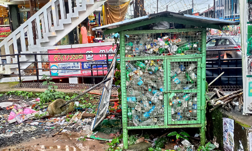പനമരം ബസ്സ്റ്റാൻഡ് പരിസരം   കുപ്പത്തൊട്ടിയോ?