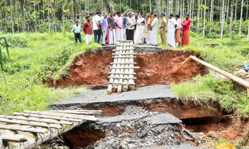 പാലങ്ങളുടെ പുനര്‍നിർമാണം എസ്റ്റിമേറ്റ് തയാറാക്കാന്‍ നിർദേശം