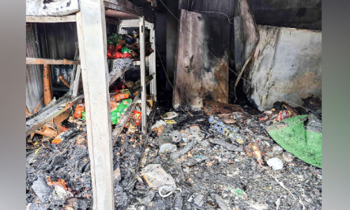 പലചരക്കുകട കത്തി നശിച്ചു