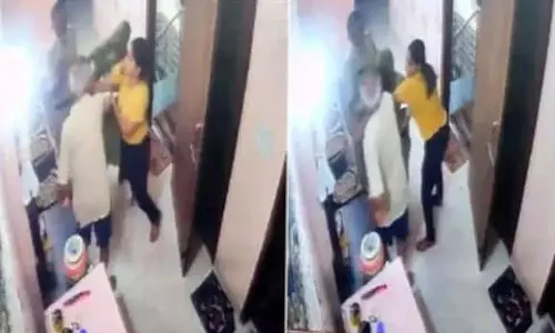 സഹപ്രവർത്തകന്റെ മുമ്പിൽ ഭർതൃപിതാവിനെ പൊതിരെ തല്ലി പൊലീസുകാരി; വീഡിയോ വൈറൽ