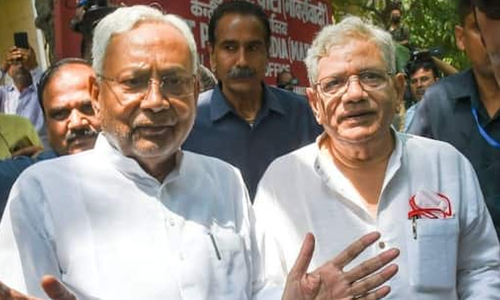 സി.പി.എമ്മുമായി ചെറുപ്പം തൊട്ടേ ബന്ധമെന്ന് നിതീഷ് കുമാർ: ഡൽഹിയിൽ വരുമ്പോഴൊക്കെ എ.കെ.ജി ഭവനിൽ എത്താറുണ്ട്