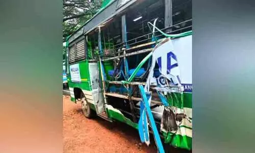 അപകടത്തിൽപെട്ട സ്വകാര്യ ബസുകളുടെ ഫിറ്റ്നസ് റദ്ദാക്കി