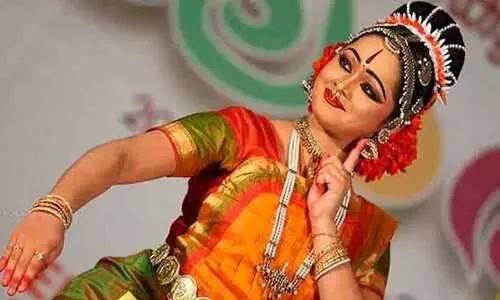 ആരോഗ്യ വാഴ്സിറ്റി കലോത്സവം; വിജയികൾക്ക് മർദ്ദനത്തോടെ കിരീടം, അതിർത്തി കടത്തിയത് പൊലീസ്