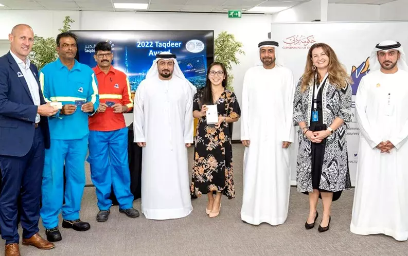 എക്സ്പോ തൊഴിലാളികൾക്ക് ആദരവായി ഡിസ്കൗണ്ട് കാർഡ്