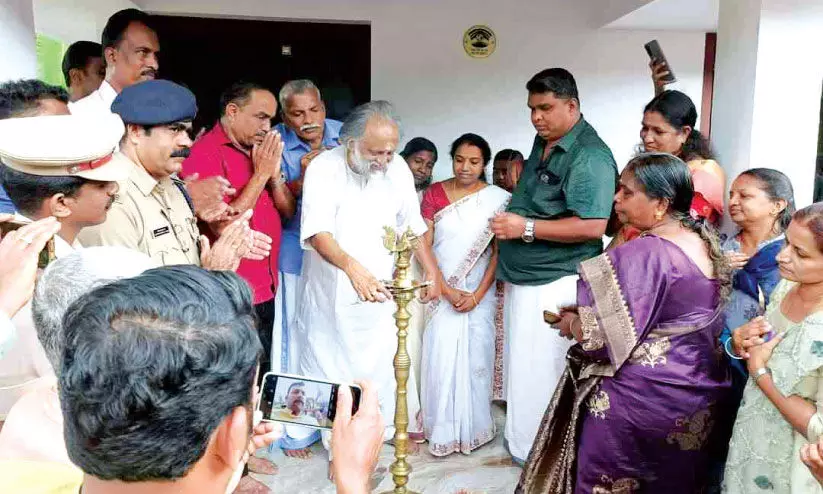 ഒരുനാഴി മണ്ണും കൂരയും ഇനി സ്വപ്നമല്ല; വിലാസിനിക്ക് സ്വപ്ന സാക്ഷാത്കാരം