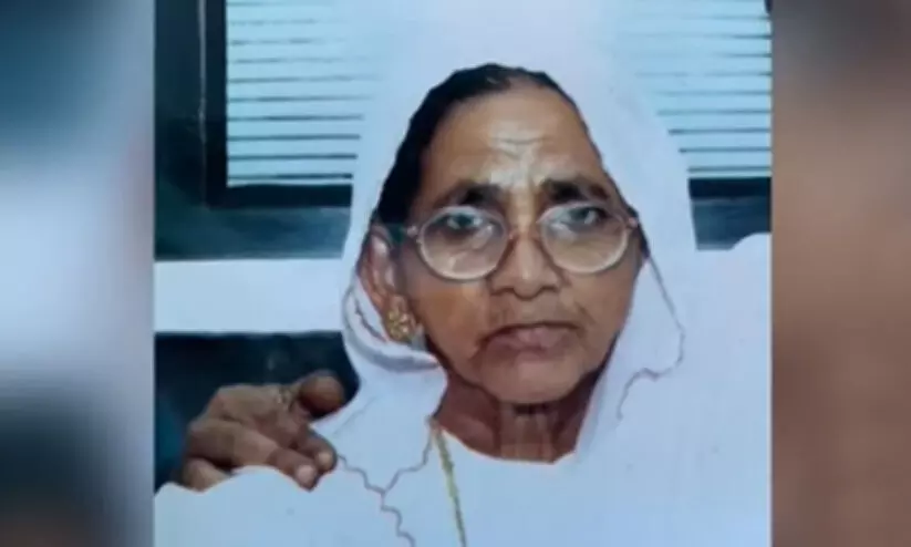 jaffar idukki mother nabeesa