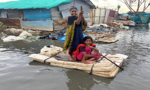 ബംഗളൂരുവിലെ പ്രളയം: കണ്ണീർകാഴ്ചയായി ചേരികൾ