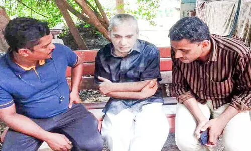 28 വർഷത്തെ ഇടവേള, നാട്ടുകാരെ കണ്ടപ്പോൾ കണ്ണുനിറച്ച് അബൂബക്കർ