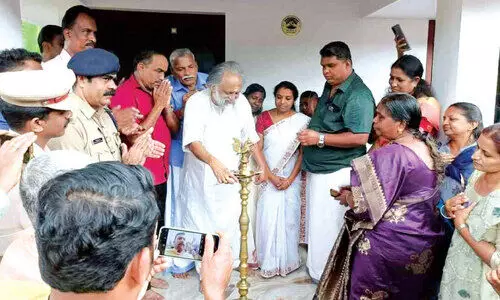 ഒരുനാഴി മണ്ണും കൂരയും ഇനി സ്വപ്നമല്ല; വിലാസിനിക്ക് സ്വപ്ന സാക്ഷാത്കാരം