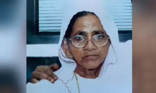 jaffar idukki mother nabeesa