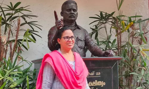 ഓണം വരുമ്പോൾ ഉള്ളിൽ ഒരു നീറ്റലാ...; ടി.പിയുടെ ഓർമകളുമായി കെ.കെ. രമ ഓണം വരുമ്പോൾ ഉള്ളിൽ ഒരു നീറ്റലാ...; ടി.പിയുടെ ഓർമകളുമായി കെ.കെ. രമ