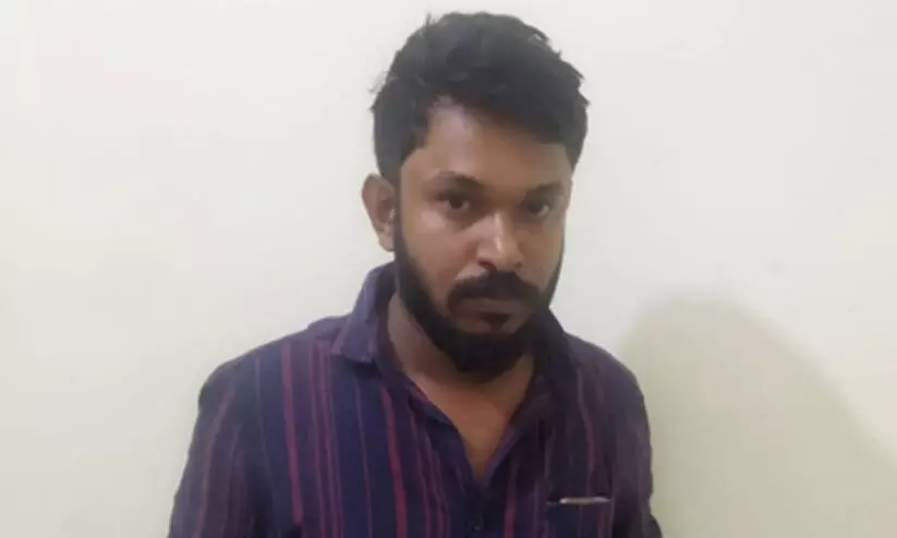 രണ്ടര കിലോ കഞ്ചാവുമായി സി.പി.ഐ നേതാവ് എക്സൈസ് പിടിയിൽ രണ്ടര കിലോ കഞ്ചാവുമായി സി.പി.ഐ നേതാവ് എക്സൈസ് പിടിയിൽ