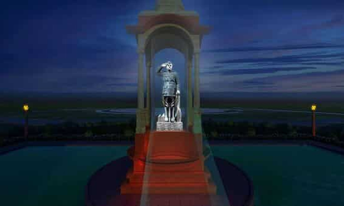 നേതാജിയുടെ ഒറ്റക്കൽ പ്രതിമ പ്രധാനമന്ത്രി അനാച്ഛാദനം ചെയ്തു