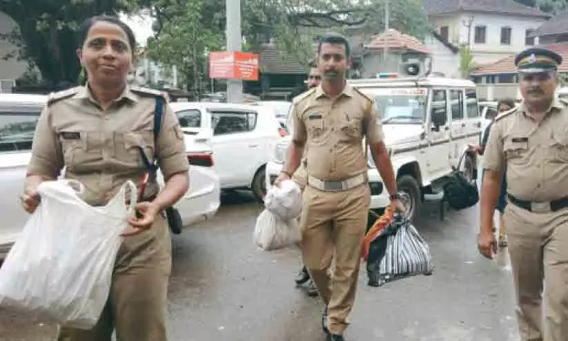 നിരോധിത പുകയില ഉൽപന്നങ്ങൾ പിടികൂടി നിരോധിത പുകയില ഉൽപന്നങ്ങൾ പിടികൂടി