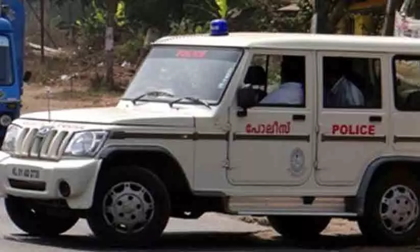 കുട്ടി ബൈക്ക് യാത്രക്കാർ പായുന്നു; പരിശോധനയില്ലാതെ പൊലീസും ഗതാഗതവകുപ്പും കുട്ടി ബൈക്ക് യാത്രക്കാർ പായുന്നു; പരിശോധനയില്ലാതെ പൊലീസും ഗതാഗതവകുപ്പും