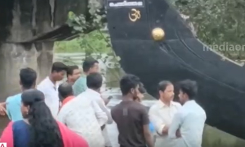 ചെന്നിത്തല പള്ളിയോടം പമ്പയാറ്റിൽ മറിഞ്ഞ് പ്ലസ്ടു വിദ്യാർഥിയെ കാണാതായി