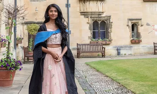 മുത്തശ്ശനെ സവർണർ ക്ലാസിൽ ഇരിക്കാൻ പോലും സമ്മതിച്ചിരുന്നില്ല -ഓക്സ്ഫഡ് ബിരുദം നേടിയ പേരമകളുടെ കുറിപ്പ് വൈറൽ മുത്തശ്ശനെ സവർണർ ക്ലാസിൽ ഇരിക്കാൻ പോലും സമ്മതിച്ചിരുന്നില്ല -ഓക്സ്ഫഡ് ബിരുദം നേടിയ പേരമകളുടെ കുറിപ്പ് വൈറൽ