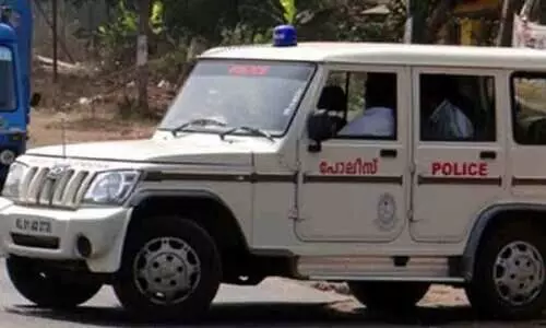 കുട്ടി ബൈക്ക് യാത്രക്കാർ പായുന്നു; പരിശോധനയില്ലാതെ പൊലീസും ഗതാഗതവകുപ്പും കുട്ടി ബൈക്ക് യാത്രക്കാർ പായുന്നു; പരിശോധനയില്ലാതെ പൊലീസും ഗതാഗതവകുപ്പും