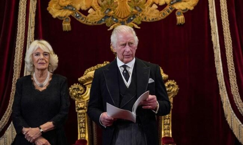 ചാൾസ് മൂന്നാമൻ സ്ഥാനമേറ്റു