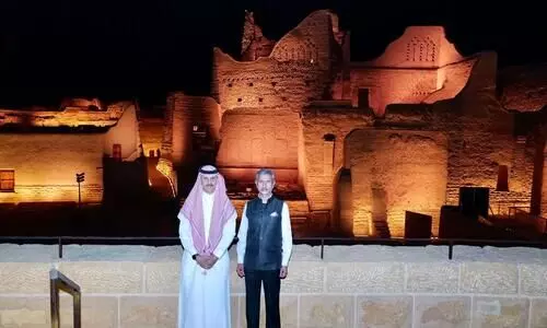 ഇന്ത്യൻ വിദേശകാര്യമന്ത്രി റിയാദിൽ ദറഇയ ചരിത്രനഗരം സന്ദർശിച്ചു ഇന്ത്യൻ വിദേശകാര്യമന്ത്രി റിയാദിൽ ദറഇയ ചരിത്രനഗരം സന്ദർശിച്ചു