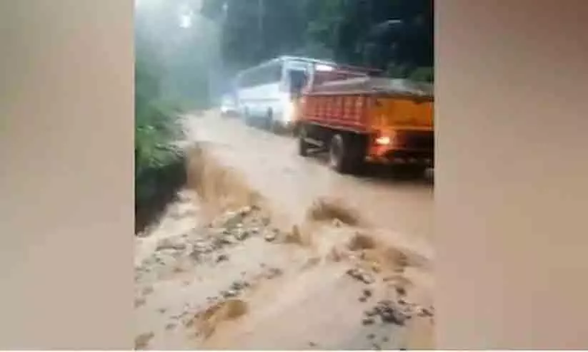 ഉരുൾപൊട്ടൽ പരമ്പര; കൊട്ടിയൂർ -വയനാട് ചുരമില്ലാ പാതക്ക് മുറവിളി ഉരുൾപൊട്ടൽ പരമ്പര; കൊട്ടിയൂർ -വയനാട് ചുരമില്ലാ പാതക്ക് മുറവിളി