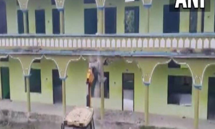 സ്വകാര്യ മദ്രസകൾക്കെതിരെ പ്രതികാര നടപടികളുമായി യോഗി; കടുത്ത നടപടിക്ക് സർവേ സ്വകാര്യ മദ്രസകൾക്കെതിരെ പ്രതികാര നടപടികളുമായി യോഗി; കടുത്ത നടപടിക്ക് സർവേ