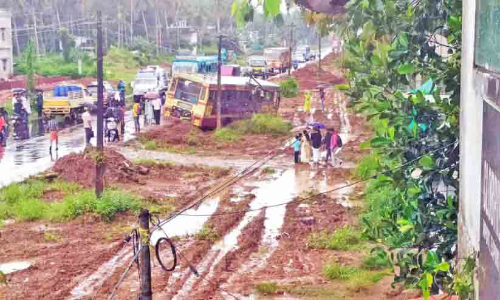 കെ.എസ്.ആർ.ടി.സി ബസ് റോഡിൽനിന്ന് തെന്നിമാറി