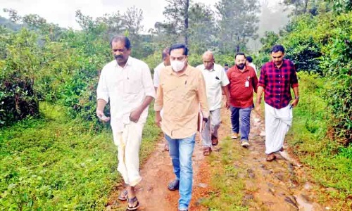 ആ​രോ​ഗ്യ വി​ദ്യാ​ഭ്യാ​സ ഡ​യ​റ​ക്ട​ര്‍ സ​ന്ദ​ര്‍ശി​ച്ചു; മെഡിക്കല്‍ കോളജ് നിർമാണം വേഗത്തിലാക്കും