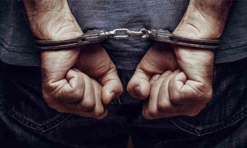 യുവതിയെ ഭീഷണിപ്പെടുത്തിയയാൾ പിടിയിൽ യുവതിയെ ഭീഷണിപ്പെടുത്തിയയാൾ പിടിയിൽ