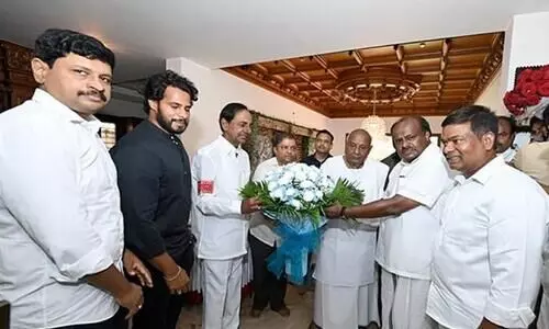 പുതിയ ദേശീയ പാർട്ടി; ചന്ദ്രശേഖർ റാവു ഇന്ന് എച്ച്.ഡി. കുമാരസ്വാമിയുമായി കൂടിക്കാഴ്ച നടത്തും