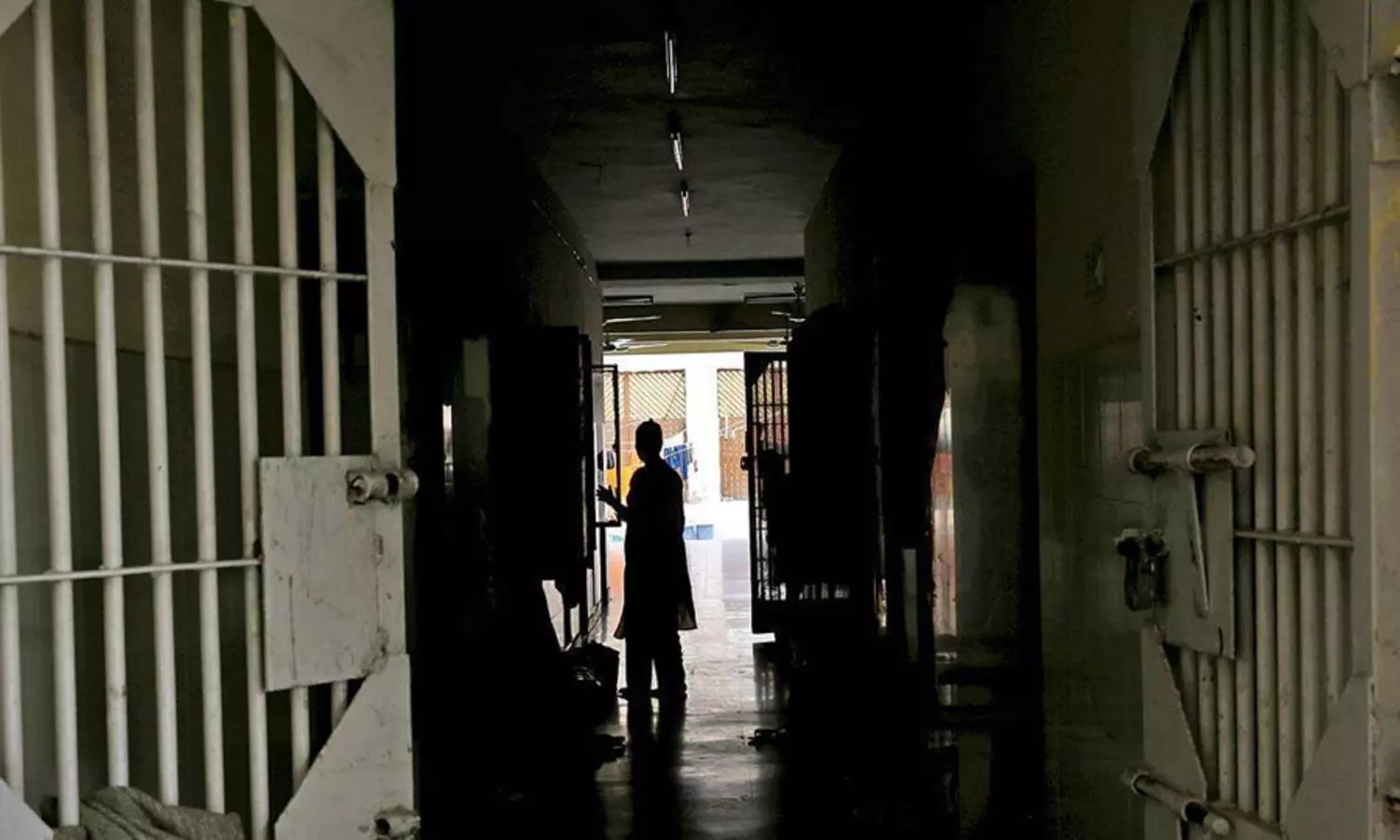 കല്ല് ഉപയോഗിച്ച് ജനൽ തകർത്തു; ജുവനൈൽ ഹോമിൽനിന്ന് ആറു പെൺകുട്ടികൾ ചാടിപ്പോയി