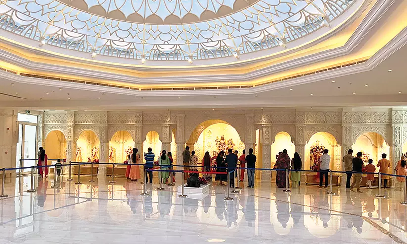 ദുബൈയിലെ പുതിയ ഹിന്ദു ക്ഷേത്രത്തിൽ പ്രവേശനം തുടങ്ങി ദുബൈയിലെ പുതിയ ഹിന്ദു ക്ഷേത്രത്തിൽ പ്രവേശനം തുടങ്ങി