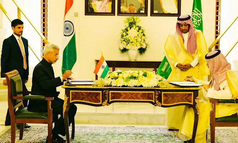 ദൃഢബന്ധം പുതുക്കി; ഊഷ്മളത ഉറപ്പിച്ചു