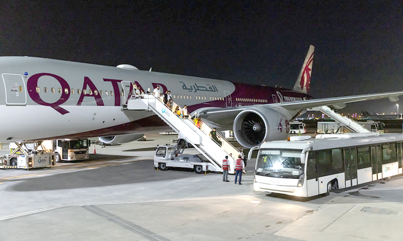 ഷട്ടിലടിച്ച് ഈജിപ്ഷ്യൻ കാണികൾ ഷട്ടിലടിച്ച് ഈജിപ്ഷ്യൻ കാണികൾ