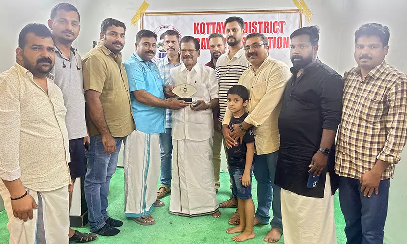 തോമസ് ചാഴിക്കാടൻ എം.പിക്ക് സ്വീകരണം നൽകി