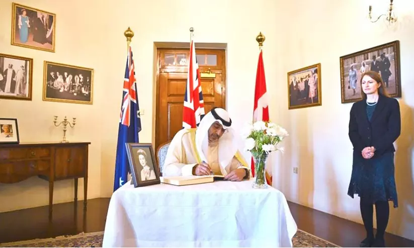 അമീറി ദിവാൻകാര്യ മന്ത്രി ബ്രിട്ടീഷ് എംബസി സന്ദർശിച്ചു അമീറി ദിവാൻകാര്യ മന്ത്രി ബ്രിട്ടീഷ് എംബസി സന്ദർശിച്ചു