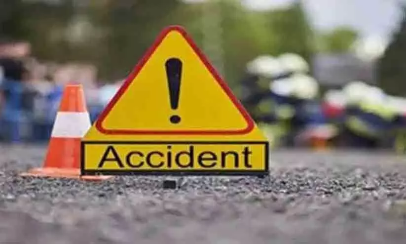 ഓട്ടോകൾ കൂട്ടിയിടിച്ച് അഞ്ചുപേർക്ക് പരിക്ക് ഓട്ടോകൾ കൂട്ടിയിടിച്ച് അഞ്ചുപേർക്ക് പരിക്ക്