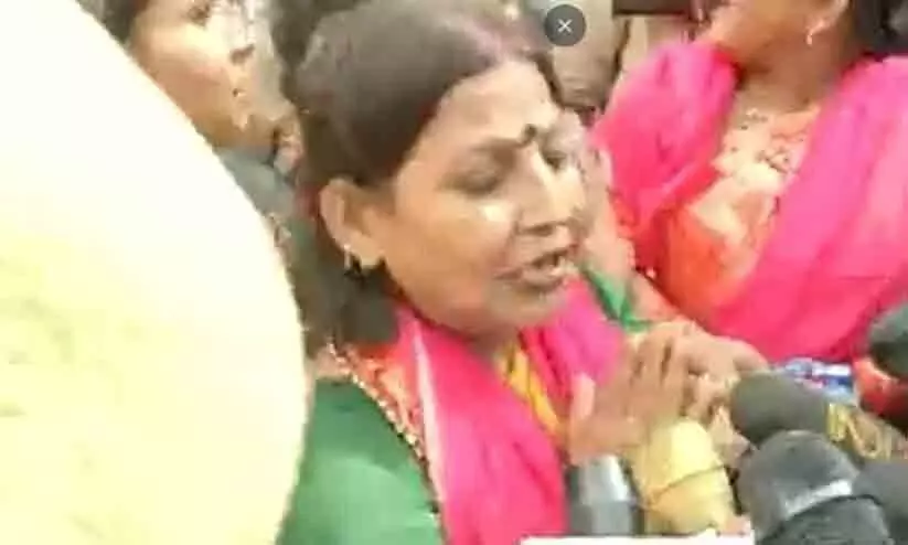 ഇന്ത്യ ഹാപ്പി; ഞങ്ങളും...ഗ്യാൻവാപി കേസ് വിധിക്കു പിന്നാലെ നൃത്തം വെച്ച് ഹിന്ദു സ്ത്രീകൾ