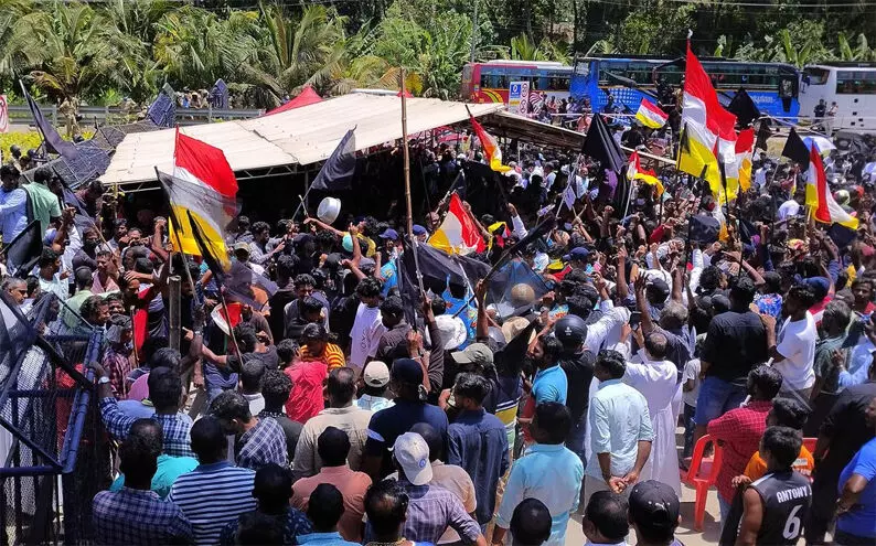 അദാനിയുടെ വിവിധ പദ്ധതികള്‍ക്കെതിരായ സമരങ്ങളെ ഏകോപിപ്പിക്കുന്നതിന് നീക്കം