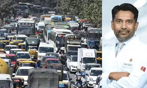 കാർ ഗതാഗതക്കുരുക്കിൽ; ശസ്ത്രക്രിയ നടത്താൻ ഡോക്ടർ ഓടിയത് മൂന്ന് കിലോമീറ്റർ