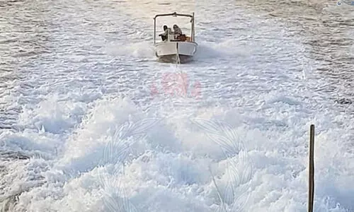 ബോട്ട് തകരാറിലായി; മൂന്നുപേരെ കടലിൽനിന്ന് രക്ഷിച്ചു