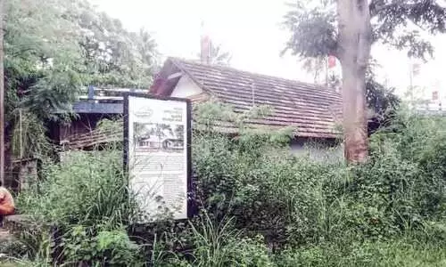 മു​സി​രി​സ് പൈ​തൃ​ക പ​ദ്ധ​തി​യി​ൽ ന​വീ​ക​രി​ച്ച ബ്രി​ട്ടീ​ഷ് ട്രാ​വ​ലേ​ഴ്സ് ബം​ഗ്ലാ​വ് വീ​ണ്ടും കാ​ടു​ക​യ​റു​ന്നു