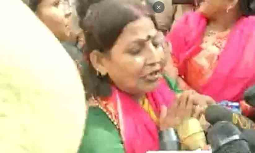 ഇന്ത്യ ഹാപ്പി; ഞങ്ങളും...ഗ്യാൻവാപി കേസ് വിധിക്കു പിന്നാലെ നൃത്തം വെച്ച് ഹിന്ദു സ്ത്രീകൾ