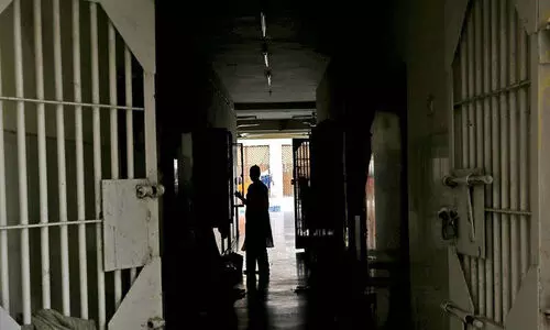 കല്ല് ഉപയോഗിച്ച് ജനൽ തകർത്തു; ജുവനൈൽ ഹോമിൽനിന്ന് ആറു പെൺകുട്ടികൾ ചാടിപ്പോയി