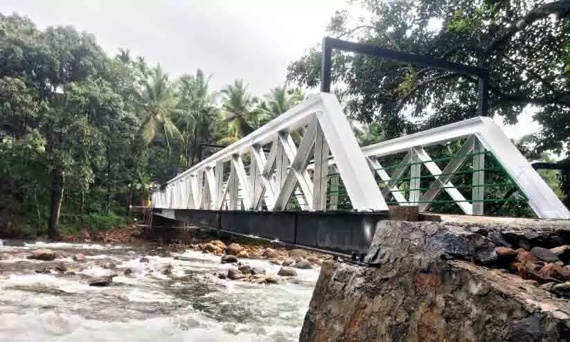 കടന്തറപ്പുഴക്കു കുറുകെ ഇരുമ്പുപാലം പൂർത്തിയാവുന്നു