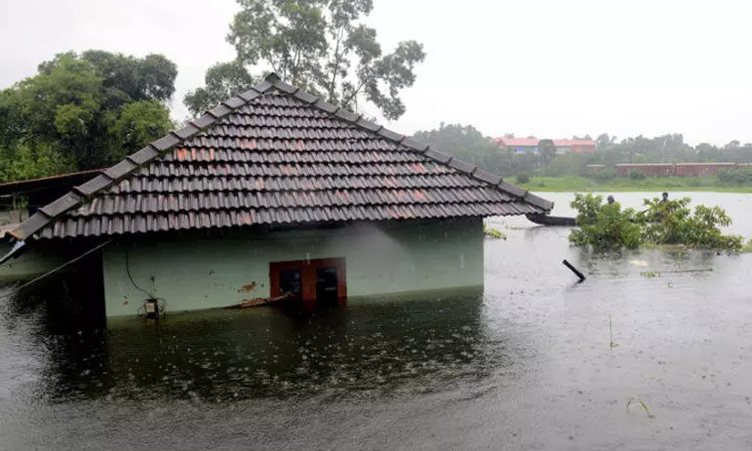 ദുരിതമൊഴിയാതെ കുട്ടനാടും അപ്പർ കുട്ടനാടും