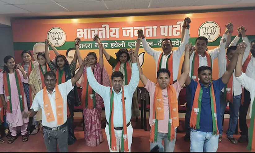 15 panchayat members from JD(U) of Daman and Diu unit join BJP