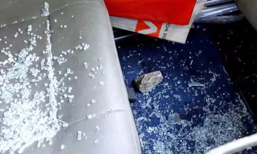 പൊലീസ് കസ്റ്റഡി മർദനത്തിൽ അഭിഭാഷക പ്രതിഷേധം;  കോ​ട​തി​ക​ൾ ബ​ഹി​ഷ്ക​രി​ക്കാ​ൻ തീ​രു​മാ​നം