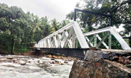 കടന്തറപ്പുഴക്കു കുറുകെ ഇരുമ്പുപാലം പൂർത്തിയാവുന്നു
